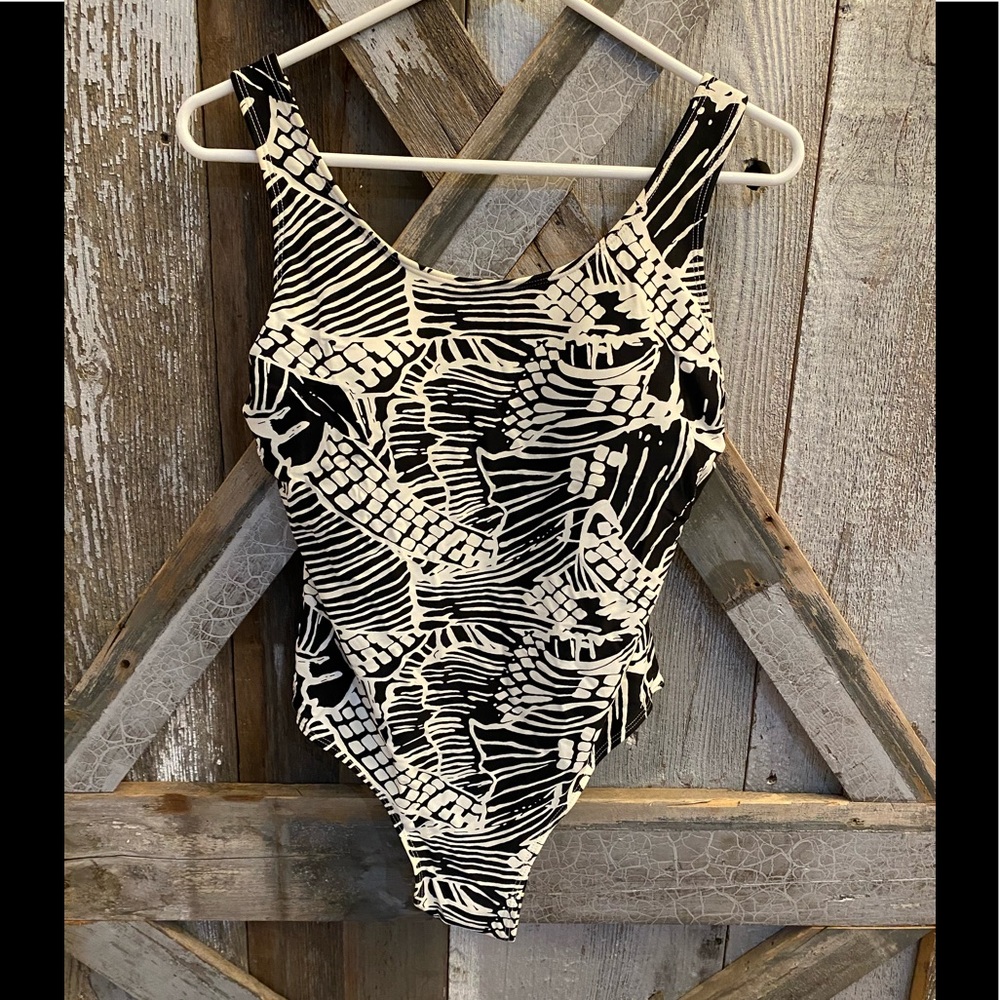 Emily B Black & white print one piece swimsuit